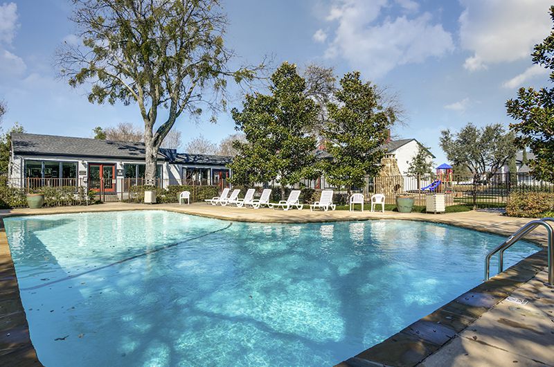 Lexington - Pool - Photo 4 of 10
