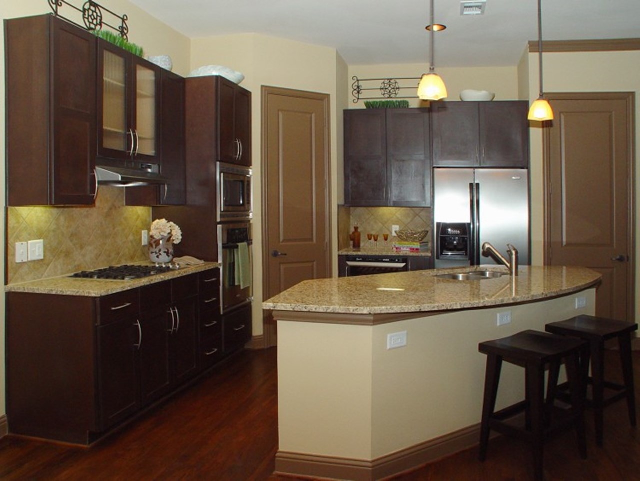 Alto Highland Park Brownstones - Kitchen - Photo 5 of 11