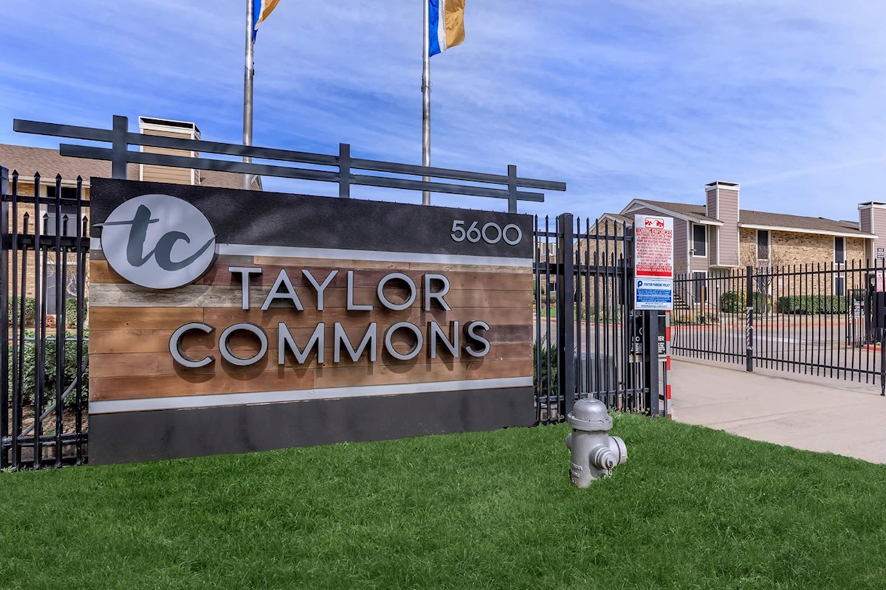 Taylor Commons - Entrance - Photo 2 of 40