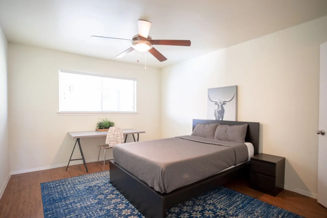 Tarrytown Flats I & II - Bedroom - Photo 7 of 7