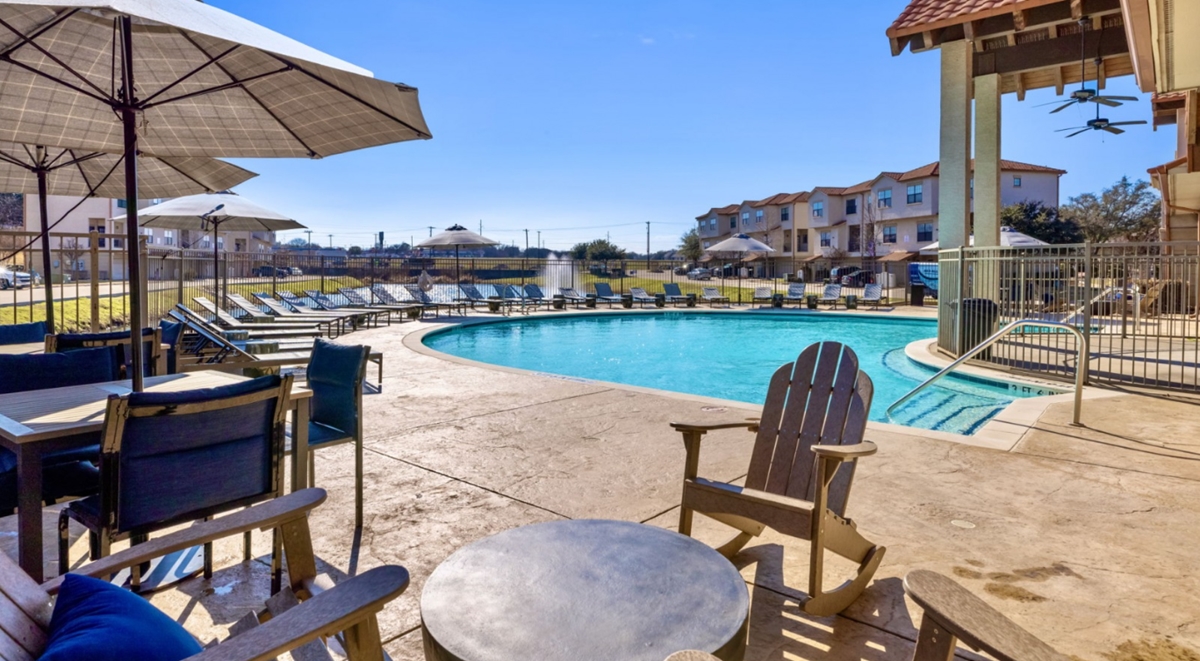 Carriage Homes on the Lake II - Pool - Photo 3 of 20