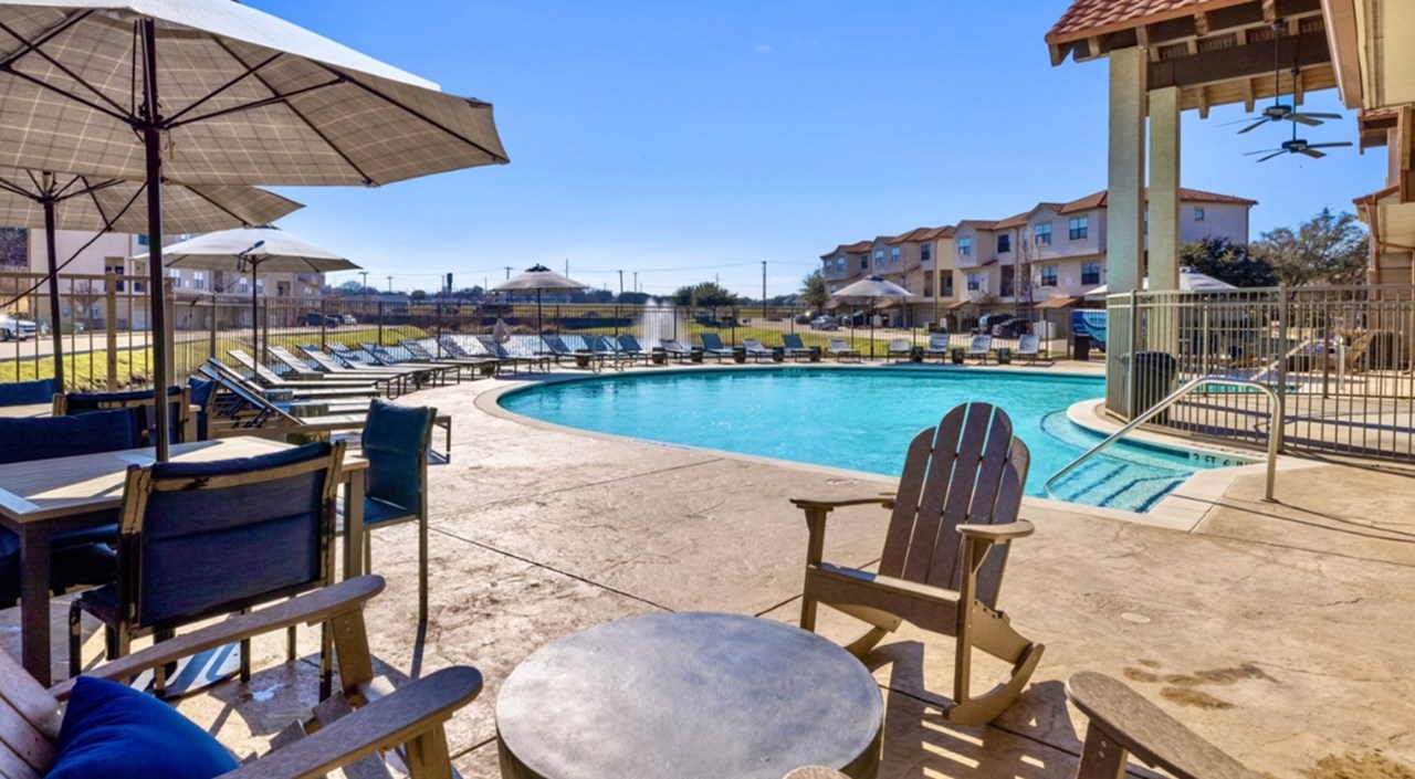 Carriage Homes on the Lake II - Pool - Photo 3 of 20