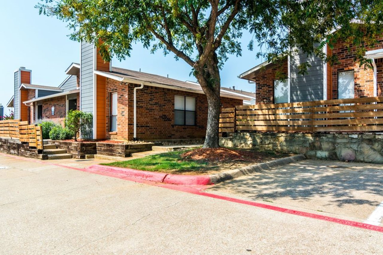 Villas at Lake Arlington - Arlington, TX - Photo 1 of 32