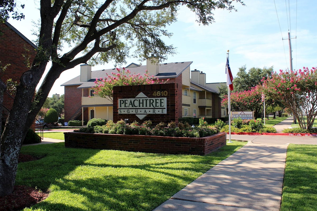 Peachtree Square Garland 1025+ for 1 & 2 Bed Apts