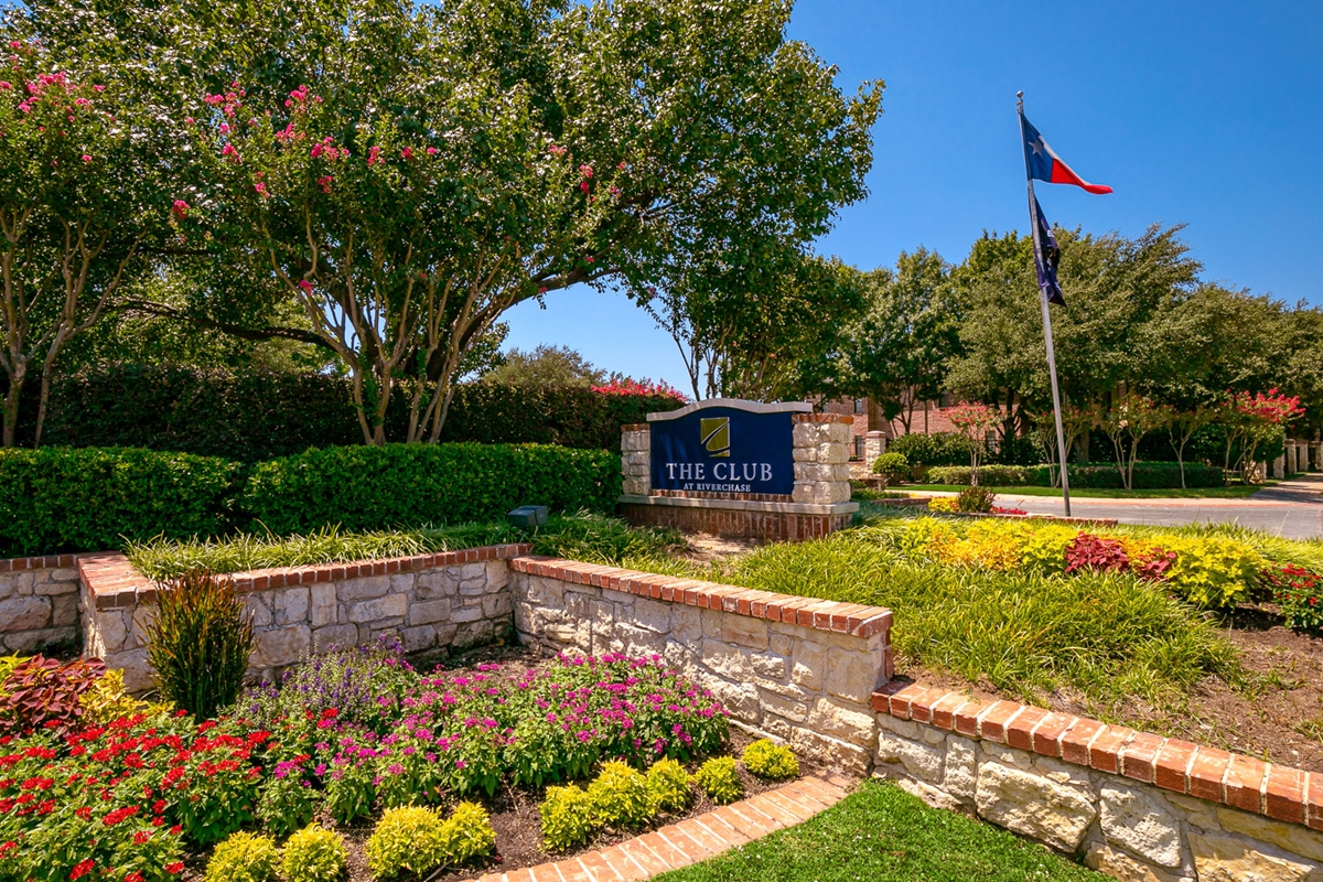Club at Riverchase - Entrance - Photo 2 of 39