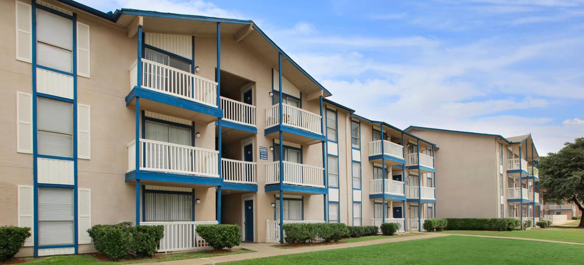 Villas del Zocalo III Dallas 1175+ for 1 & 2 Bed Apts