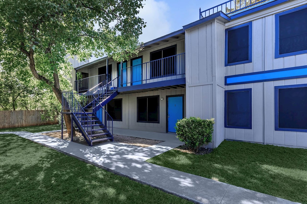 Flats @ 9338 - San Antonio, TX - Photo 1 of 9