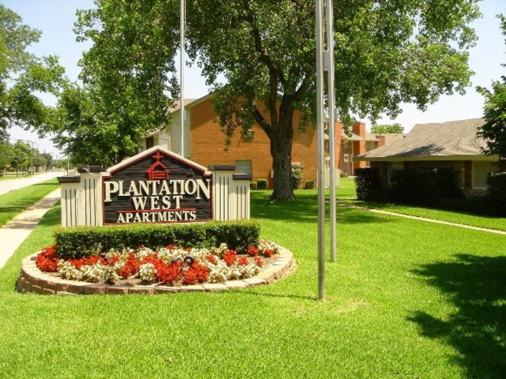 Plantation West Apartments