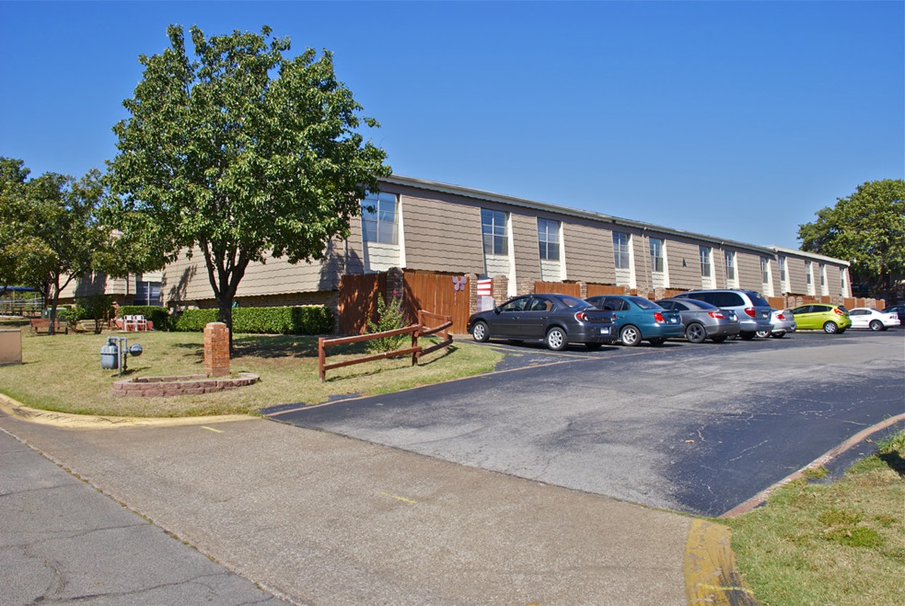 Studio Place Apartments - Denton, TX - Photo 1 of 17