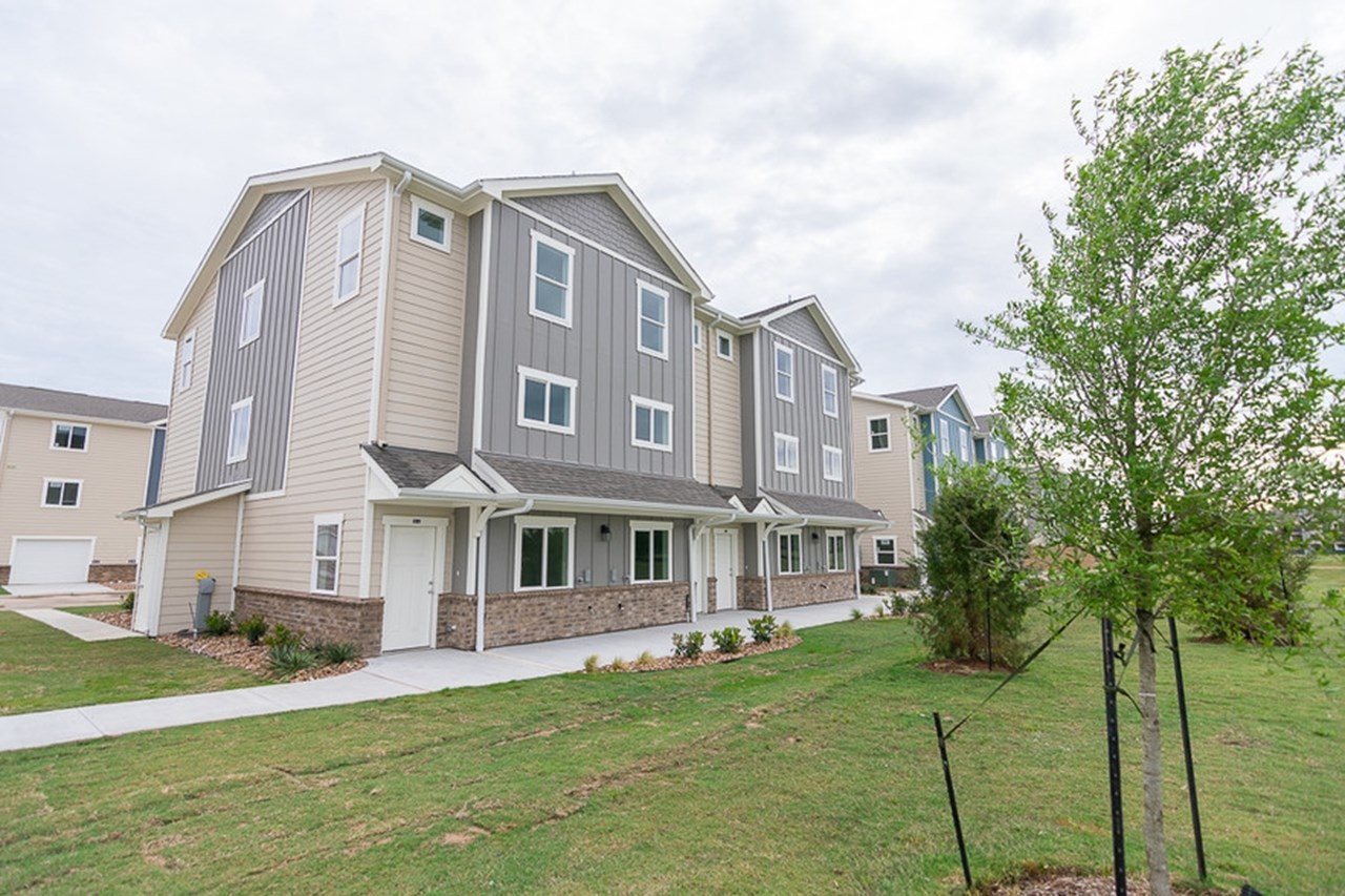Starwood Farms - Cypress, TX - Photo 1 of 9