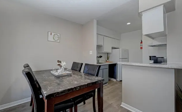 8801 Glencrest - Dining/Kitchen - Photo 7 of 9
