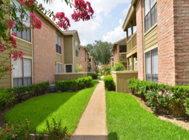 5401 Chimney Rock Houston 940+ for 1 & 2 Bed Apts