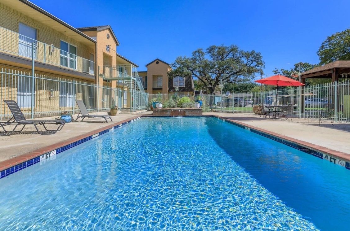 Bella Vista Park - Pool - Photo 7 of 27