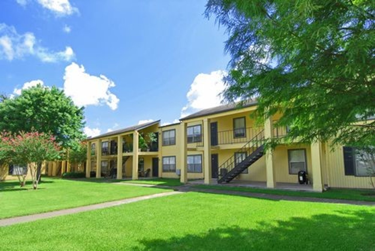 Oyster Creek - Lake Jackson, TX - Photo 1 of 21