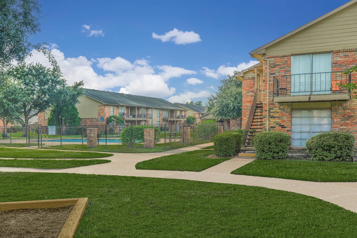 Park at Vittoria - Exterior - Photo 3 of 14