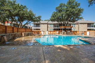 Residence on Lamar I & II Apartments Arlington Texas