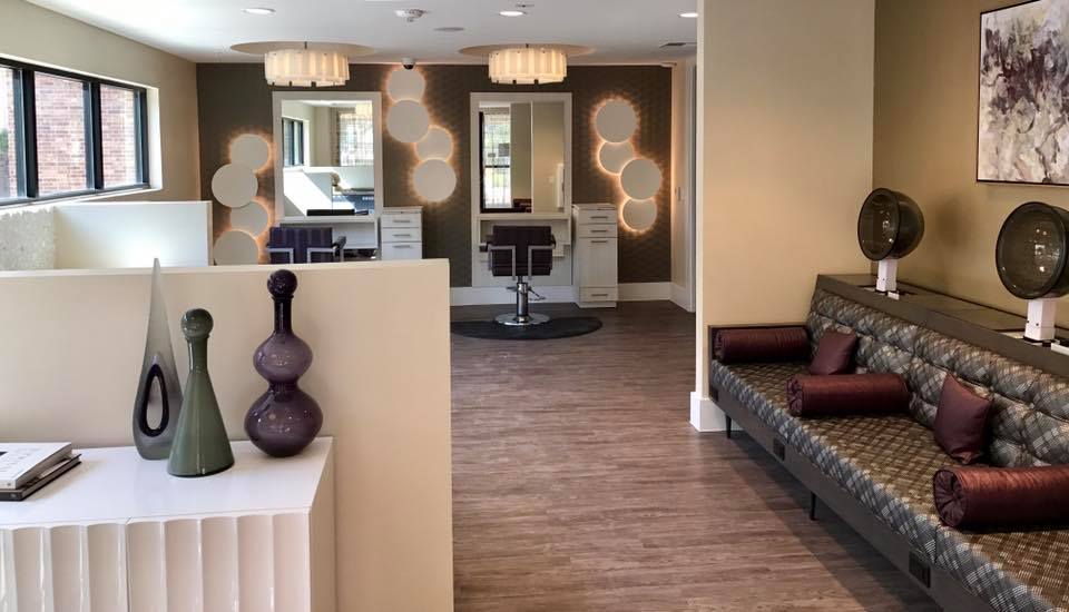 Doliver of Tanglewood - Salon - Photo 6 of 11
