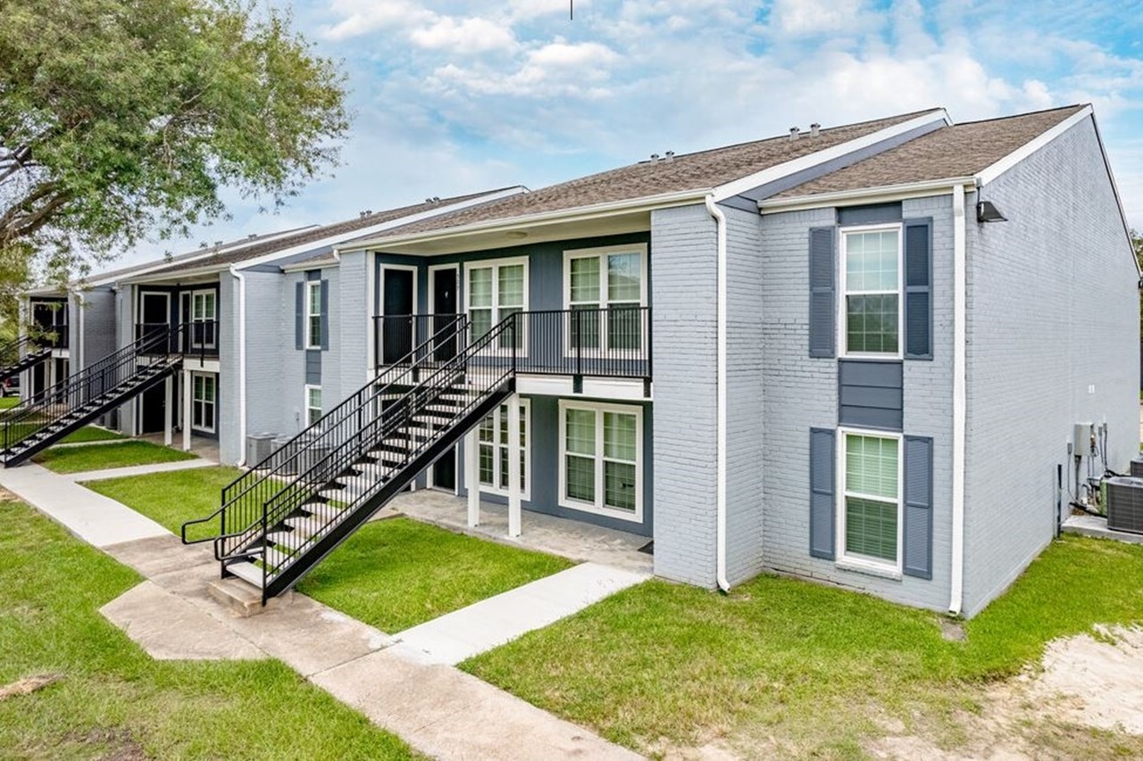 Sienna Villas - Freeport, TX - Photo 1 of 13