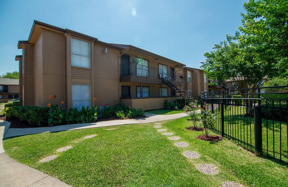 Ashford Casa Bella Houston 799+ for 1, 2 & 3 Bed Apts