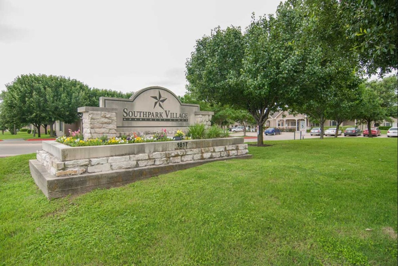Southpark Village II - Lockhart, TX - Photo 1 of 19