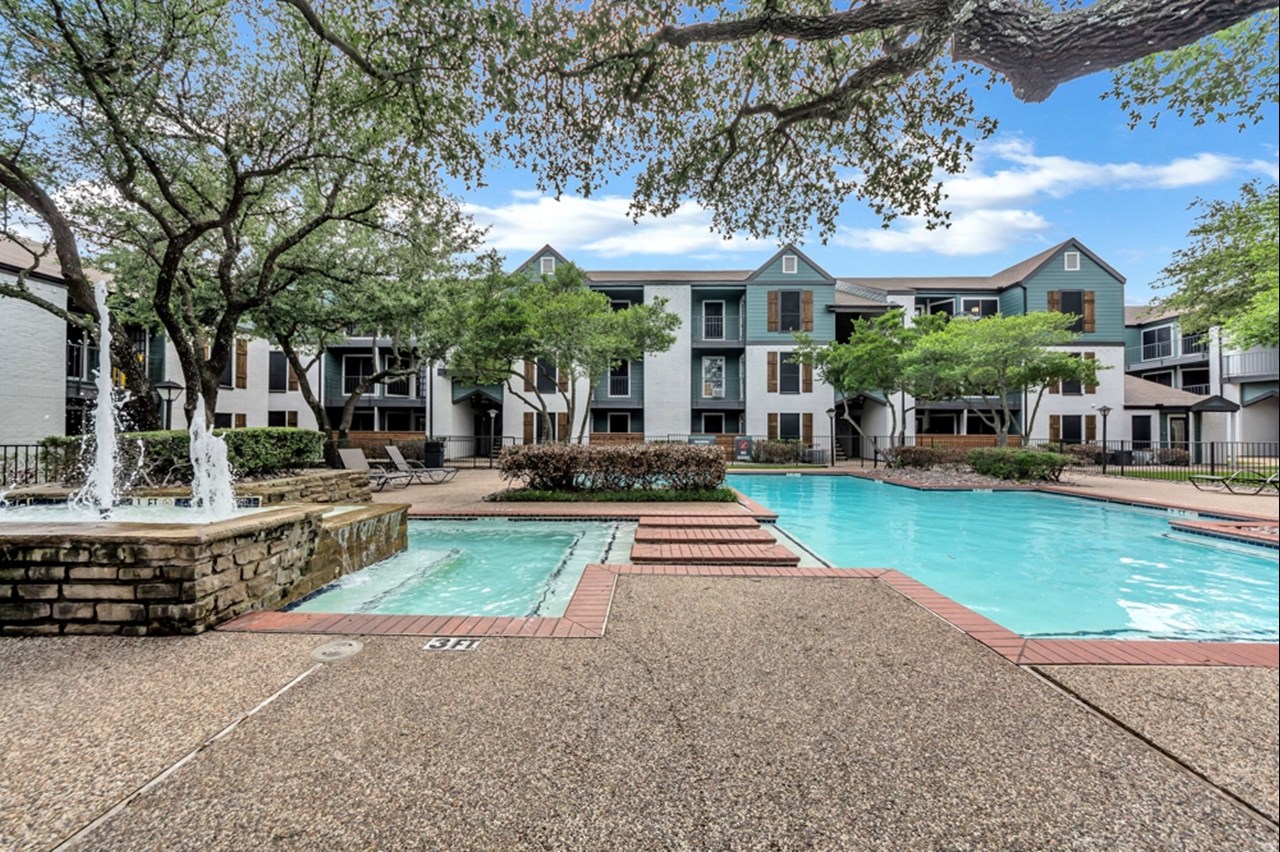 Marq - Dallas, TX - Photo 1 of 28