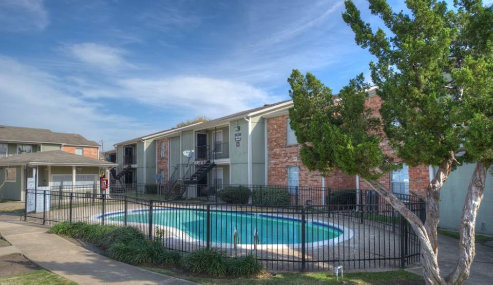 Brays Oaks Village Apartment