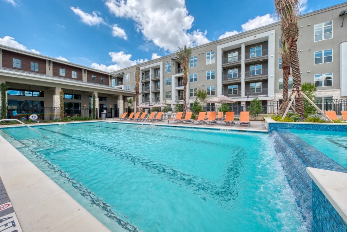Berkshire at the Rim San Antonio 1296+ for 1, 2 & 3 Beds