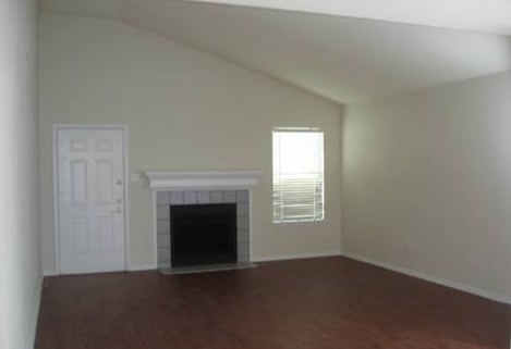 Ranchstone Garden Homes - Living - Photo 5 of 10