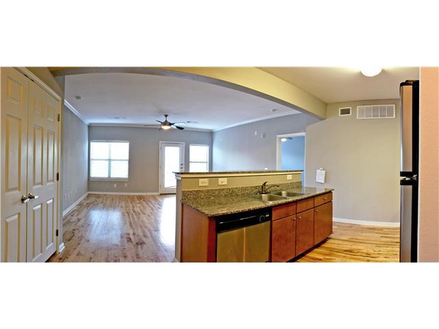 Texan Shoal Creek - Living - Photo 3 of 6