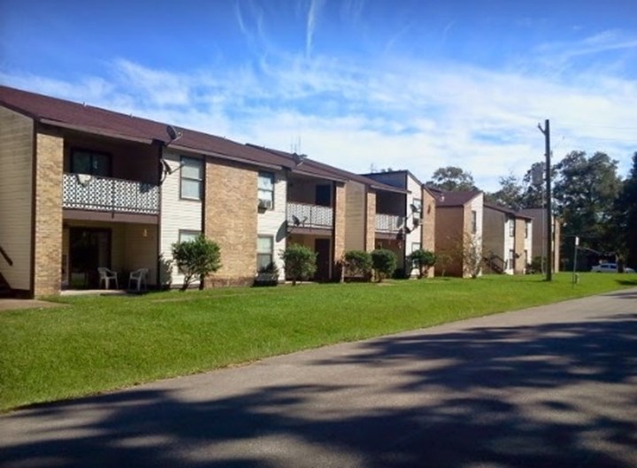 Brookhollow Apartments