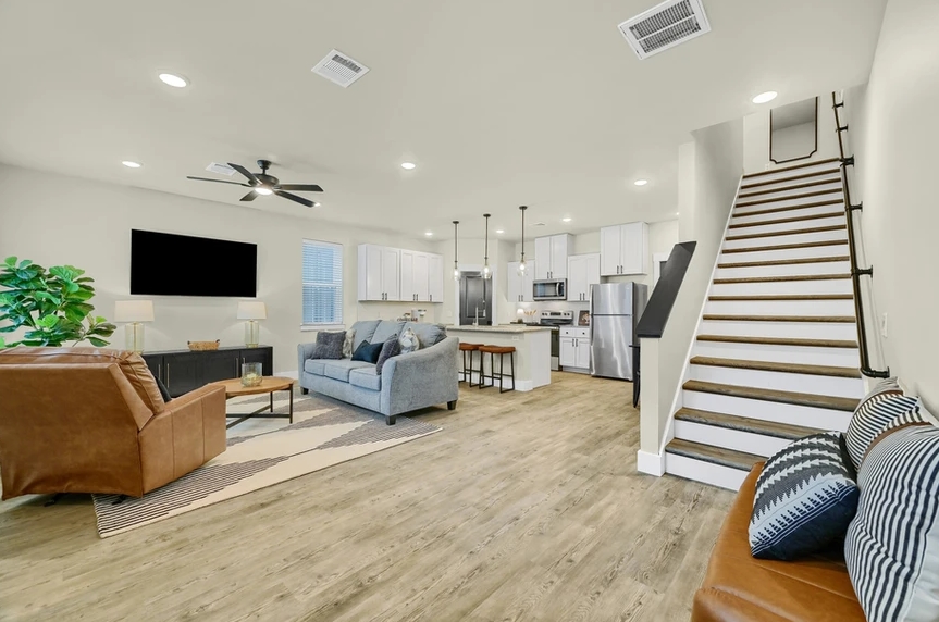 Heritage Court - Living Area - Photo 7 of 26
