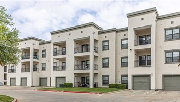 Oxford at Crossroads Centre Apartments Waxahachie Texas