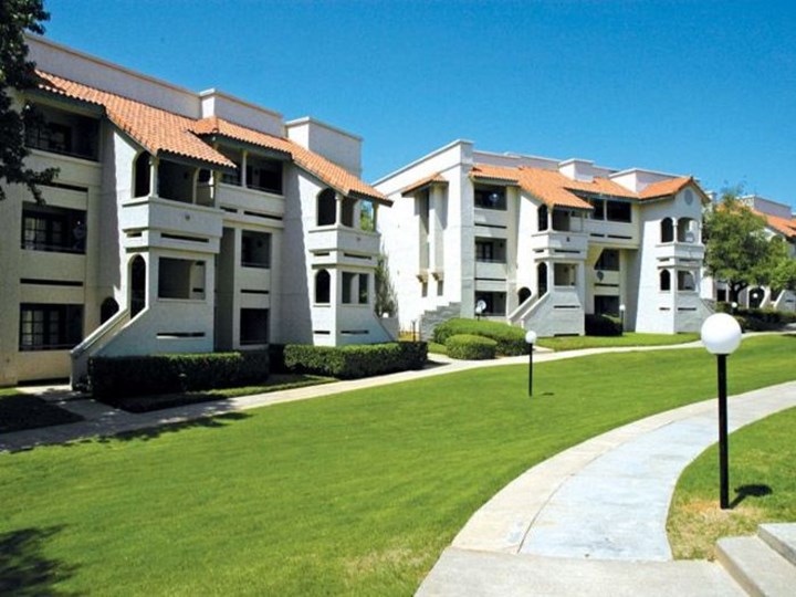 Crest Centreport Fort Worth 852+ for 1 & 2 Bed Apts