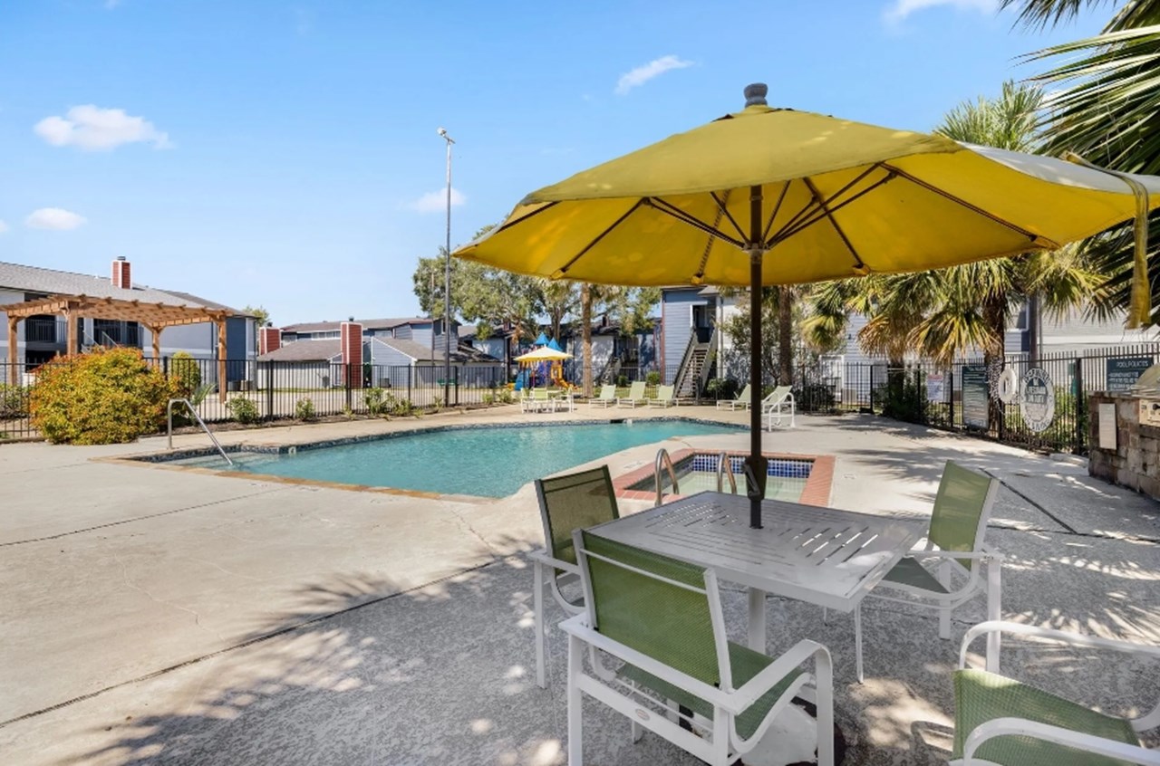 Serena - Pool - Photo 3 of 12