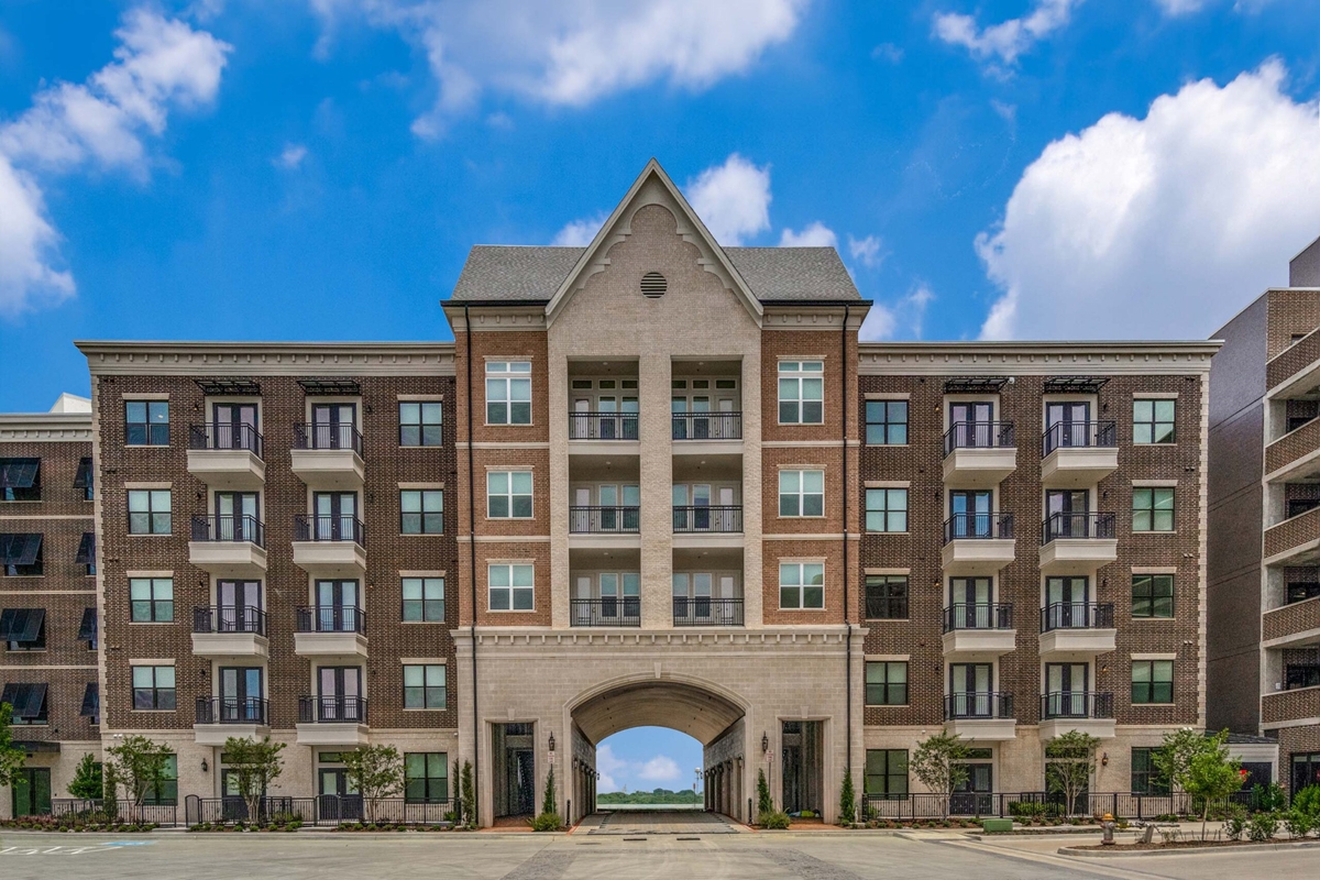 Hastings End Dallas 1572+ for 1 & 2 Bed Apts