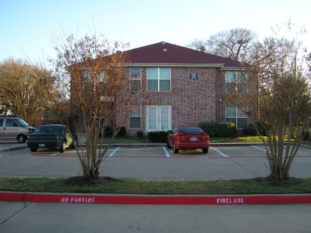 Medlin Square Apartment