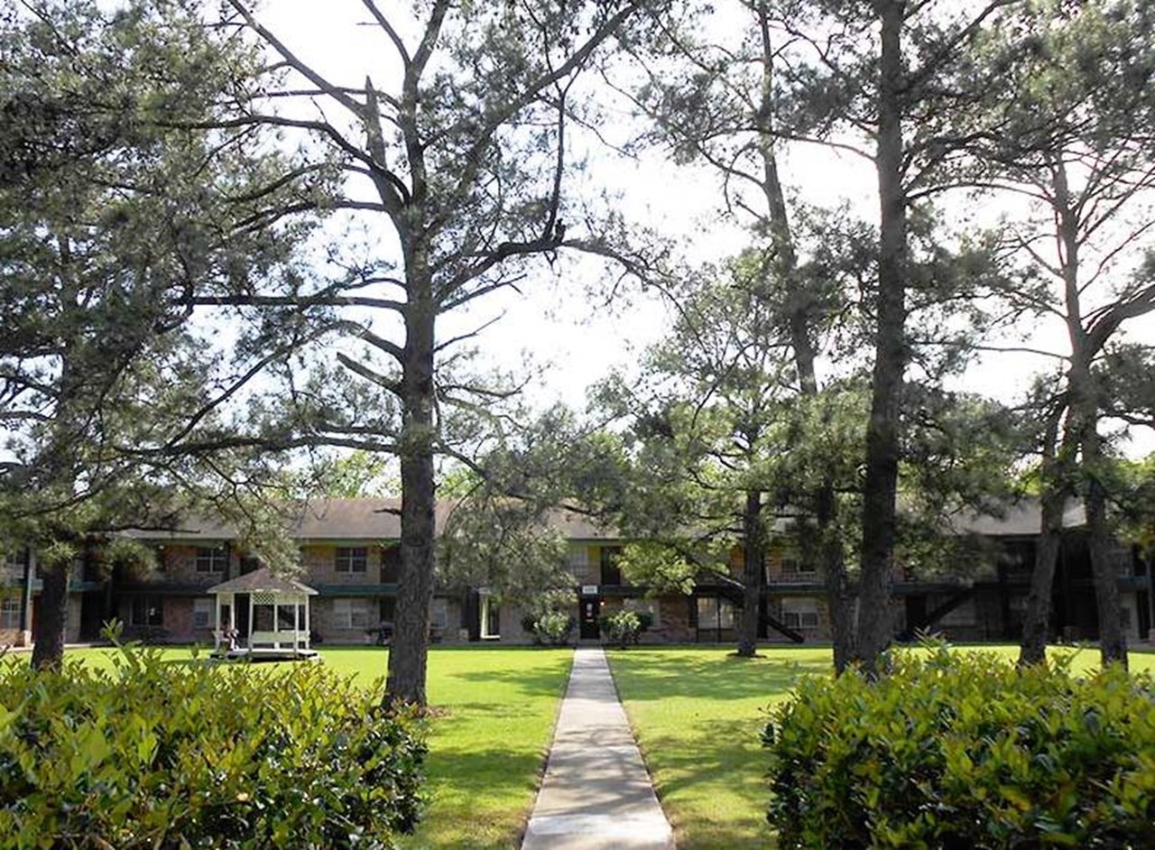 Courtyard Park - Dickinson, TX - Photo 1 of 9