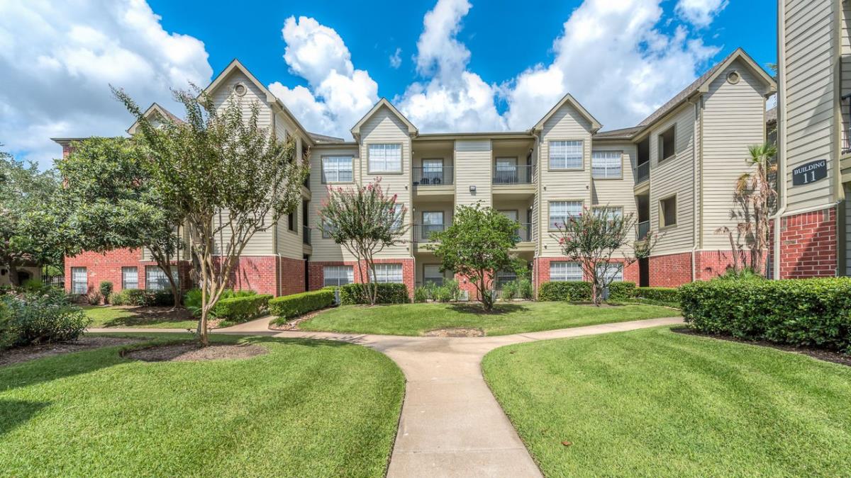 Vinings Stafford 1319+ for 1, 2 & 3 Bed Apts