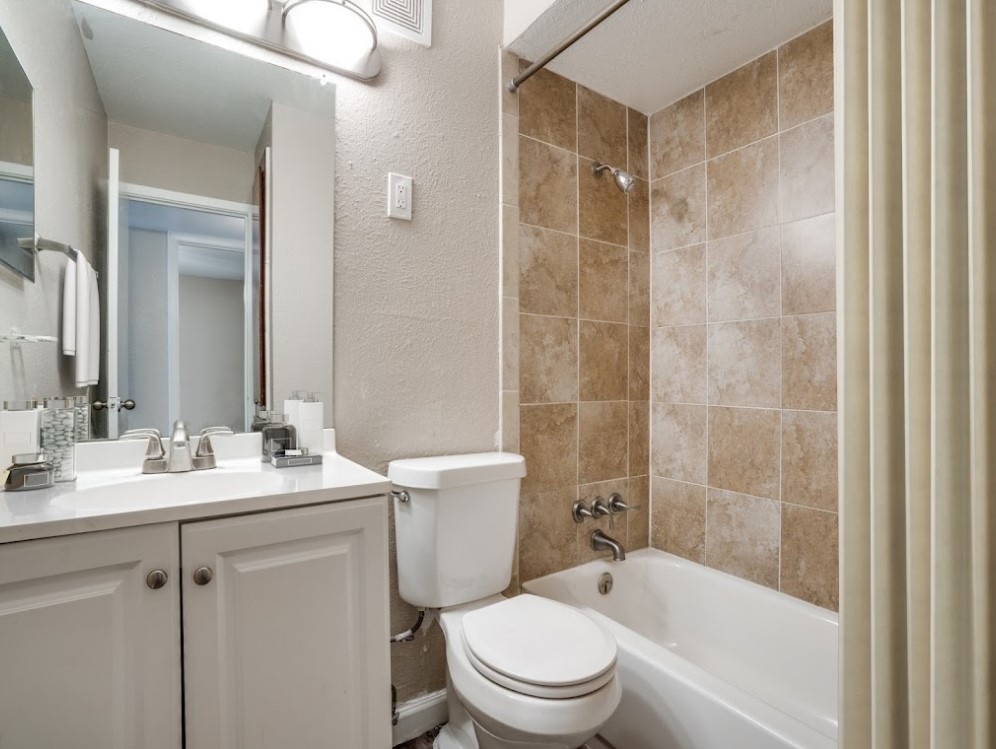 Maderas - Bathroom - Photo 7 of 7