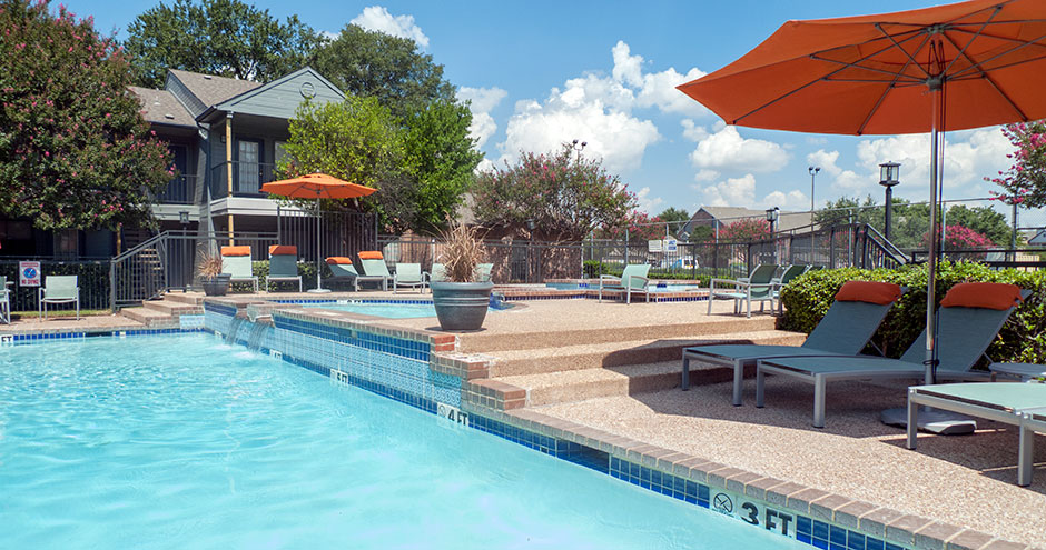 Venue at 8651 - Pool - Photo 5 of 23