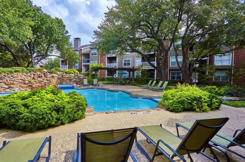 South Pointe - Pool - Photo 4 of 17