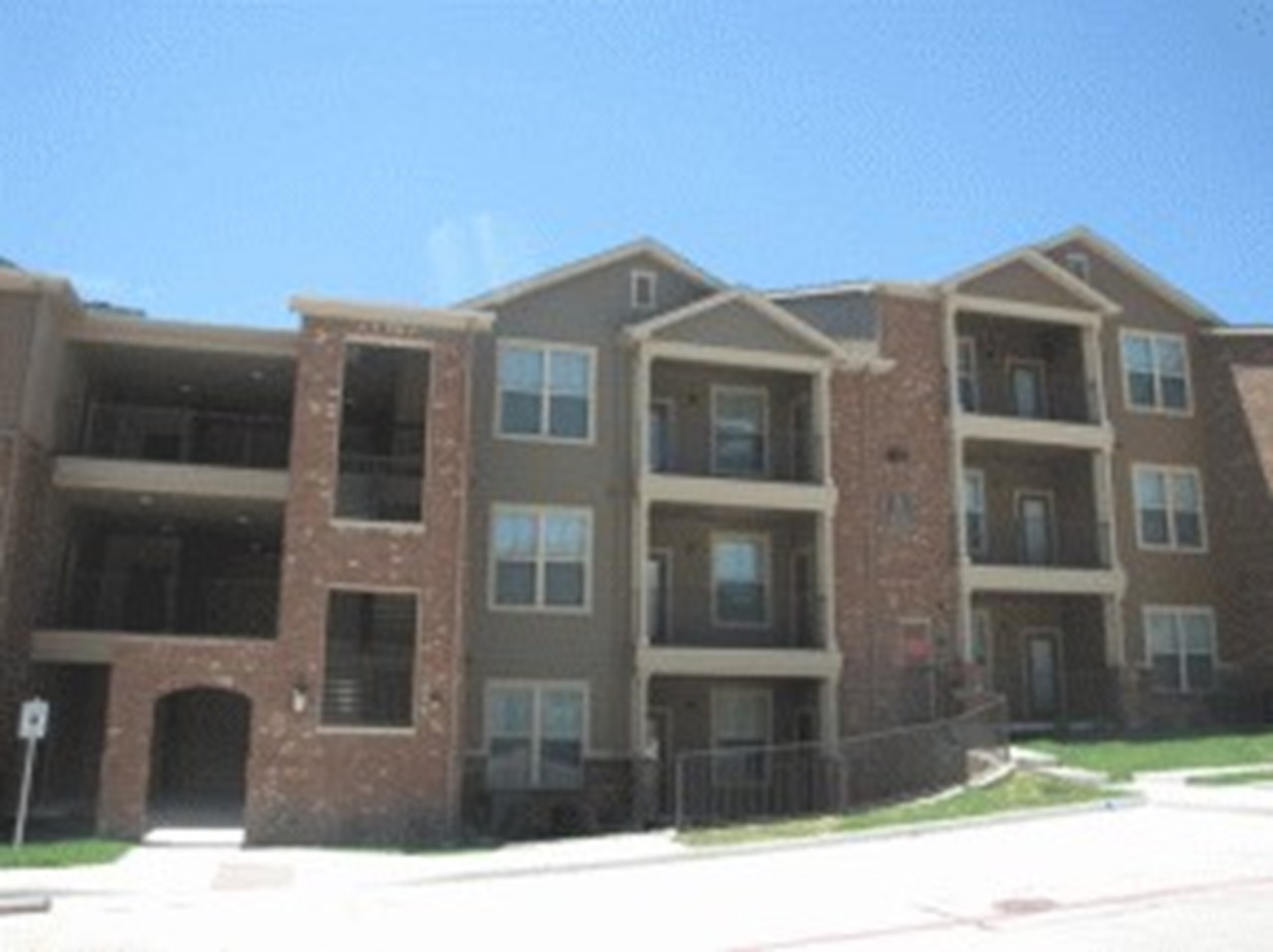 Sonoma Court - Rockwall, TX - Photo 1 of 5
