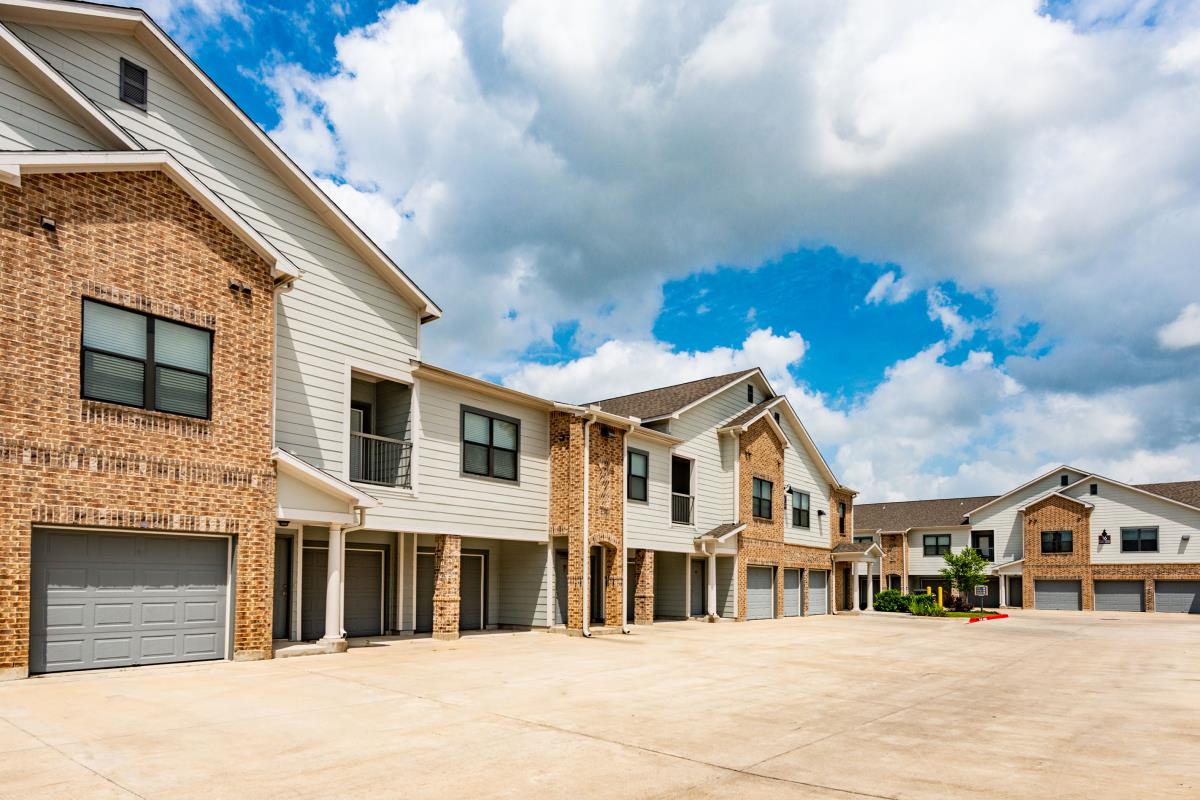 Cortland Avion Shadow Creek Ranch Pearland - $1401+ for 1, 2 & 3 Beds