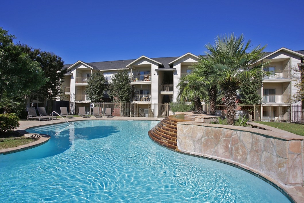 Lynx Apartments San Antonio 825+ for 1, 2 & 3 Bed Apts