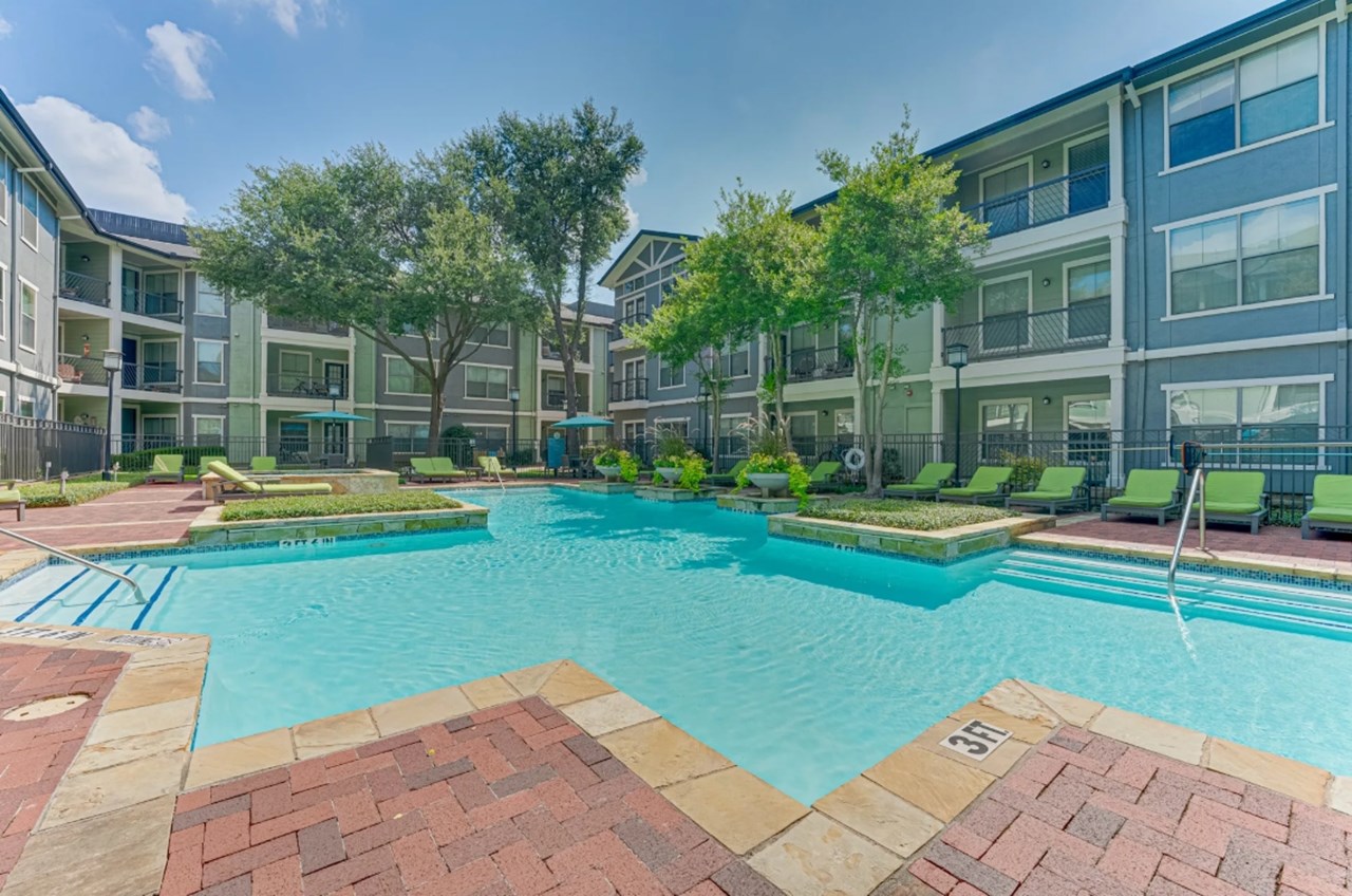 Easton - Dallas, TX - Photo 1 of 22