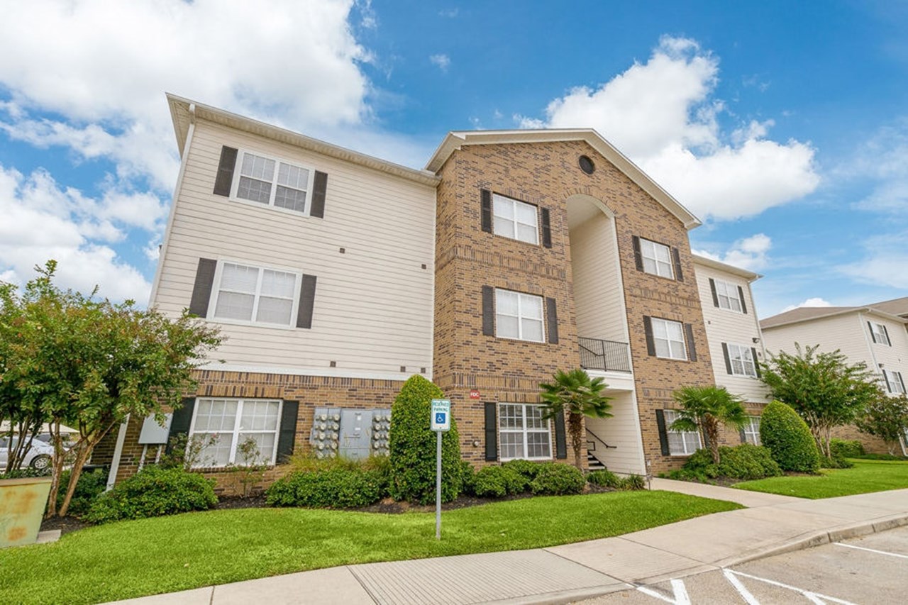 Woodland Landings - Magnolia, TX - Photo 1 of 31