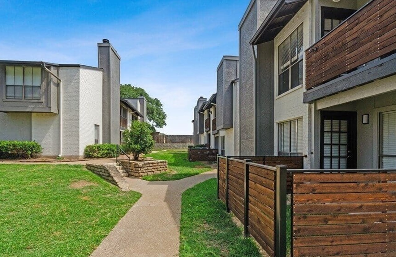 Summit Ridge - Arlington, TX - Photo 1 of 15