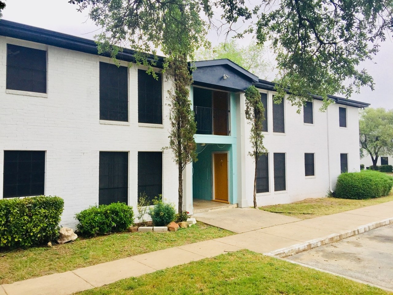 Ashford Costa Azure - Austin, TX - Photo 1 of 12