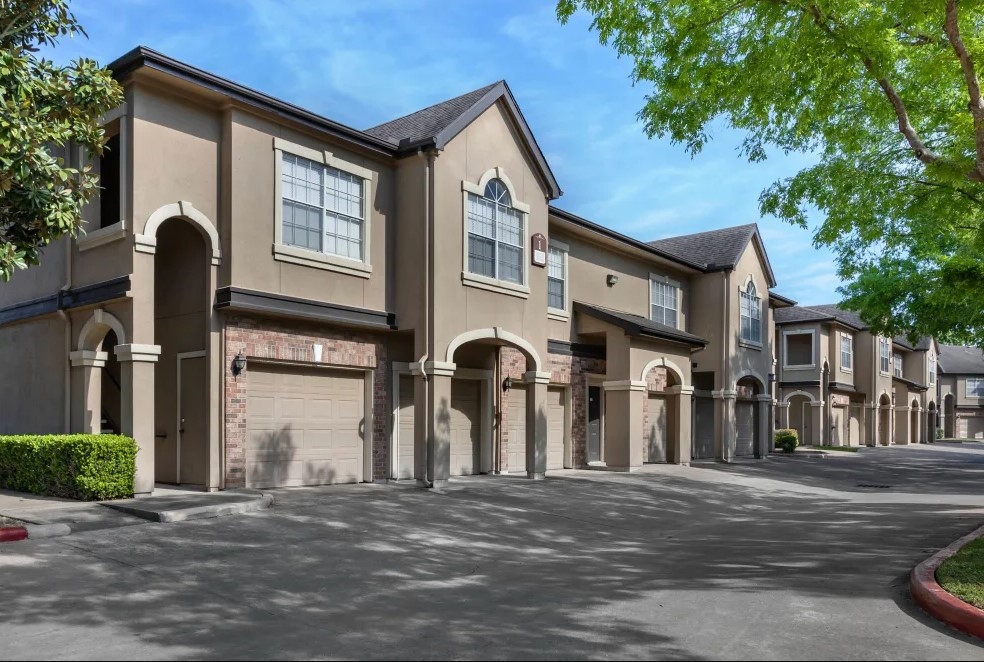 Regency at First Colony Sugar Land 1245+ for 1, 2 & 3 Beds