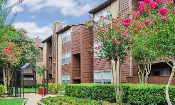 Falls of Wilcrest Apartment